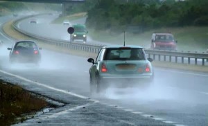 Safe_driving_wet_weather_writeonmotoring_Kelly-Car-Community