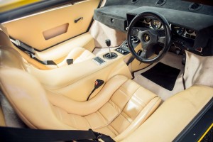 lamborghini countach 2