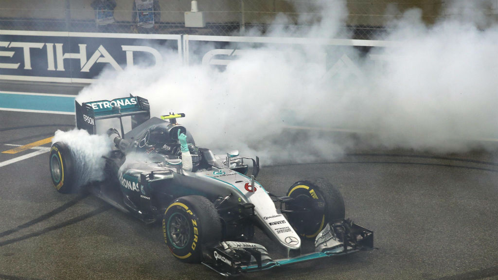 Ο Rosberg πανηγύρισε τον τίτλο παρά τη νίκη του Hamilton στο Abu Dhabi